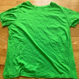 Plain super comfy green t shirt.